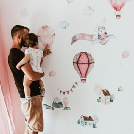 Autocolantes de parede - Aviões e balões com nome