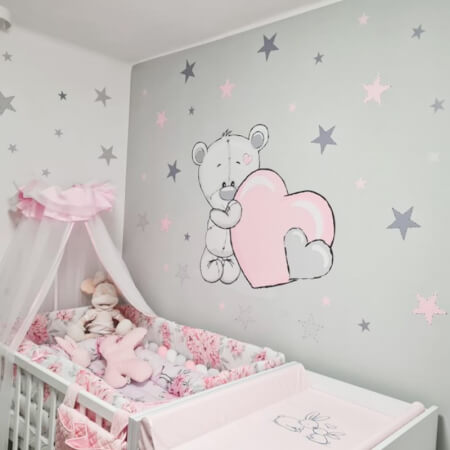 Muurstickers babykamer - Beertje in zachte tinten met sterren en een naam