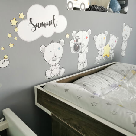 Wandtattoo - Teddybären mit Namen über dem Kinderbett