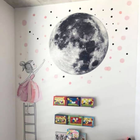 Samolepka na zeď - Měsíc a dívka na žebříku