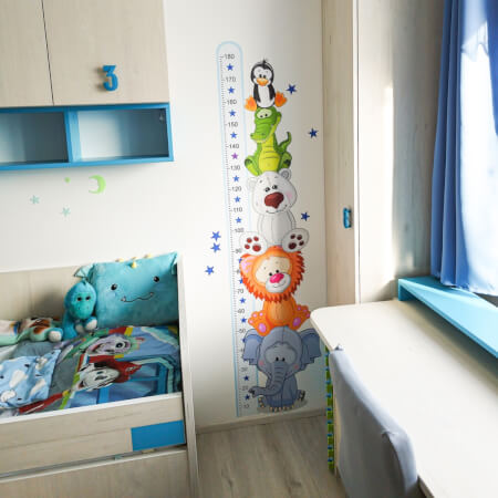 Régua de crescimento azul com animais para quarto de criança