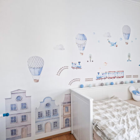 Сини къщи и балони с горещ въздух за детска стая