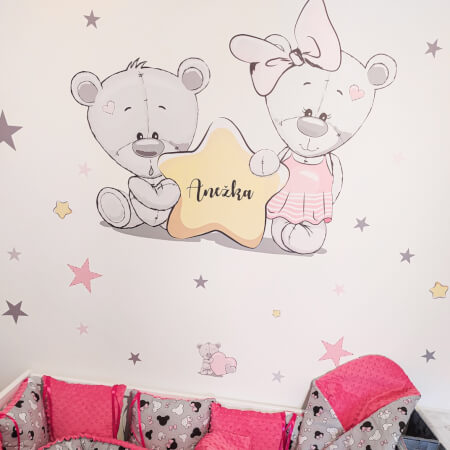 Stenska nalepka medvedek z zvezdami v rožnati barvi
