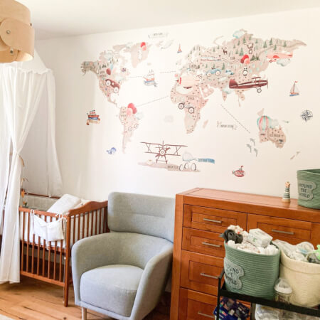 Dětské samolepky na zeď - Hnědá mapa světa pro malé dobrodruhy
