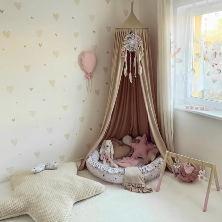 Adhesivos textiles de INSPIO: corazones en color beige para habitaciones infantiles