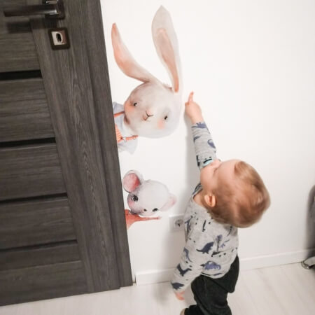 Nálepky na steny do detskej izby - Akvarelové zvieratká okolo dverí 