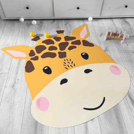 Alfombra habitación bebé: jirafa