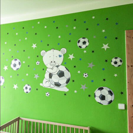 Samolepky na zeď pro kluky - Medvídek s fotbalovým míčem