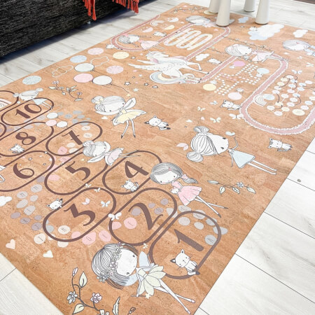Veľký dievčenský koberec z korku s vílami a detskými hrami