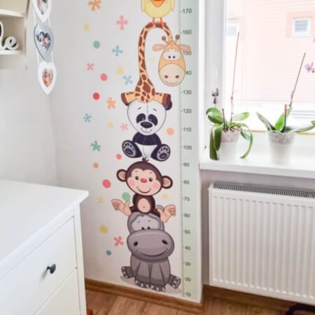 Wandtattoo - Messlatte für Kinder mit fröhlichen Tieren (180 cm)